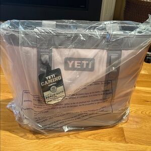 NWT Cherry Blossom Pink Yeti Camino 35